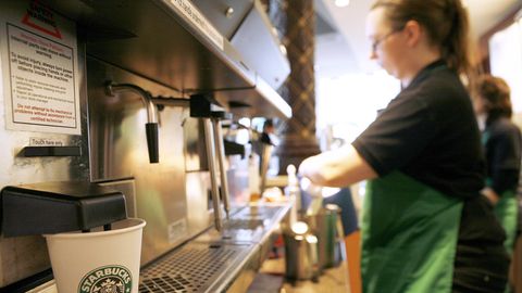Read more about the article Starbucks kündigt christlicher Mitarbeiterin